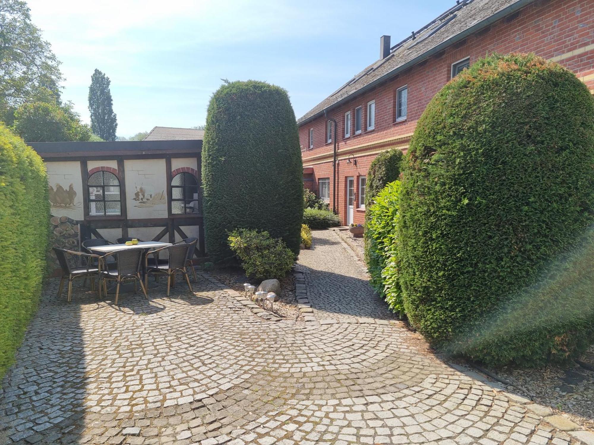 Ferienwohnungen Springer In Schoenefeld Ot Grossziethen Div Apartments Fuer Bis Zu 6 Personen Luaran gambar